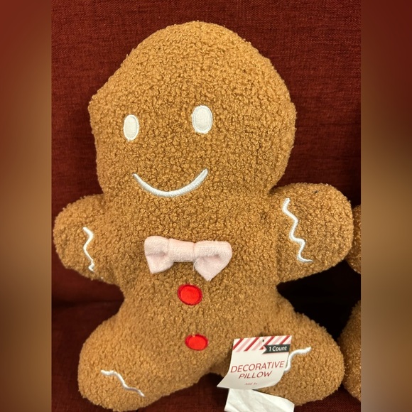 Gingerbread Pillow Set - Picture 2 of 3